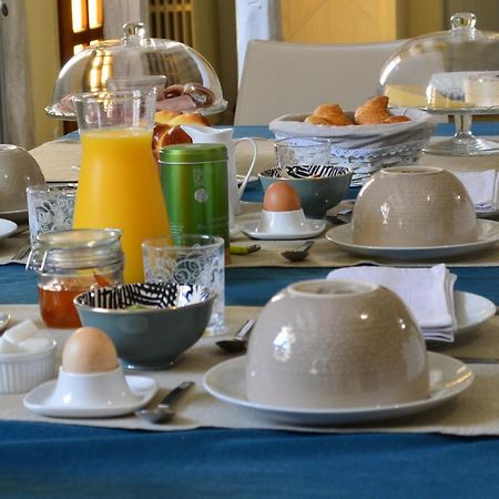 LA MAISON DE TRIBOULET Chambres et table d'hôtes Pocé-sur-Cisse Extérieur photo