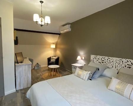 LA MAISON DE TRIBOULET Chambres et table d'hôtes Pocé-sur-Cisse Extérieur photo