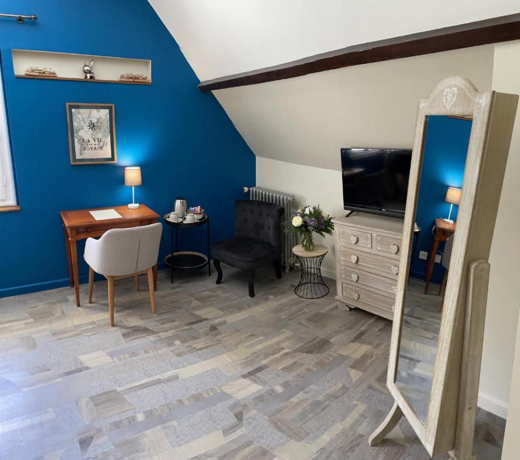 LA MAISON DE TRIBOULET Chambres et table d'hôtes Pocé-sur-Cisse Extérieur photo