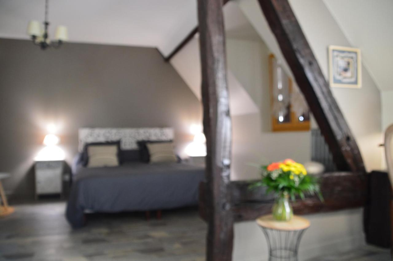 LA MAISON DE TRIBOULET Chambres et table d'hôtes Pocé-sur-Cisse Extérieur photo